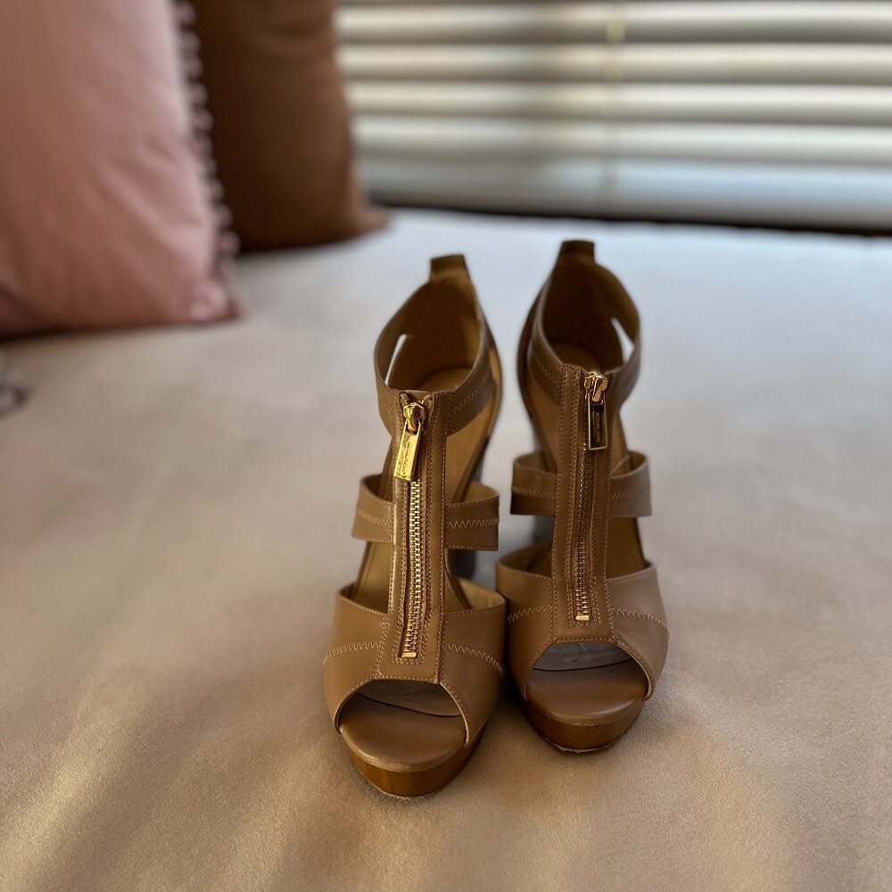 Michael Kors Berkley Mid-Sandals